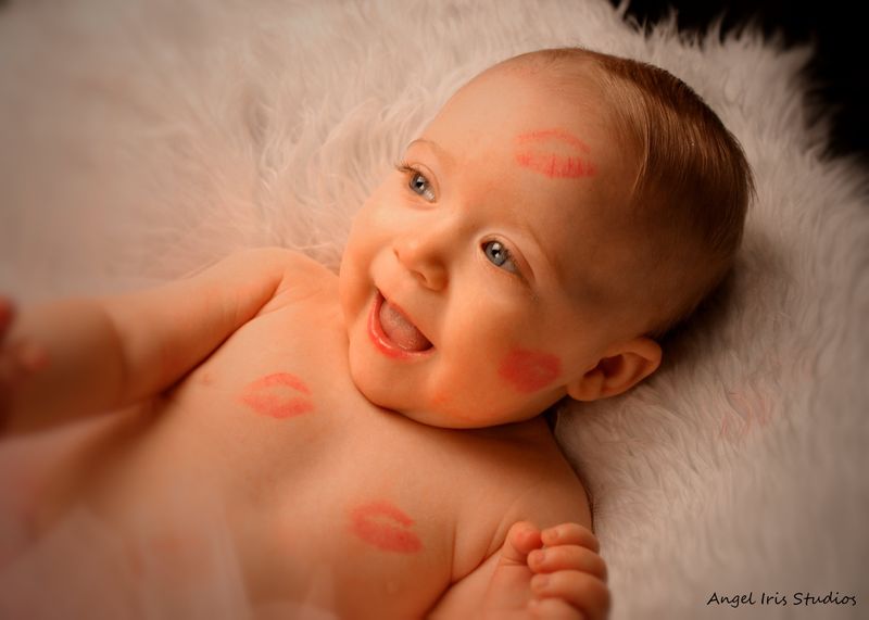 Paisley's Valentine session — covered in kisses (as Angel Iris)