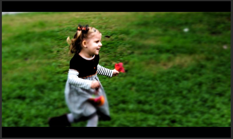 Park maternity session — big sister on the run (as Angel Iris)